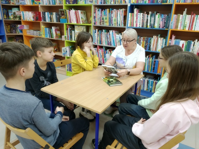 Read more about the article Литературный кружок «ПО-читайка»