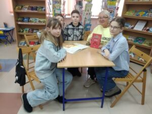 Read more about the article Литературный кружок «По-читайка»